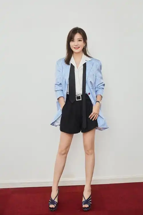 > 赵薇东方卫视春晚发布会写真图片(5/9)