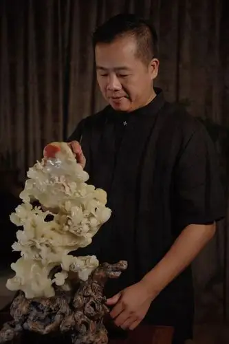 八闽工匠冯伟雕刻时光苦尽甘来