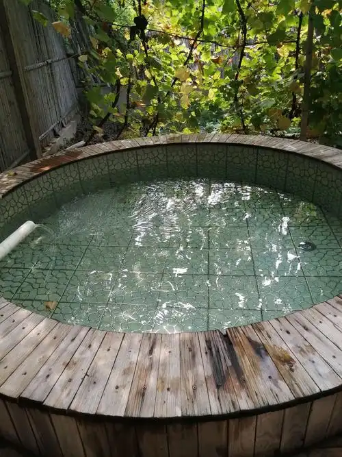 这是室外的泡池