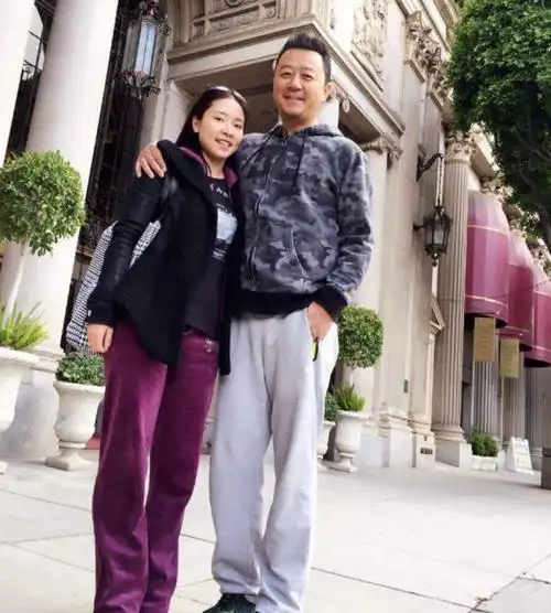 回顾重庆李燃嫁给大17岁郭涛婚后生一双儿女风光背后是辛酸