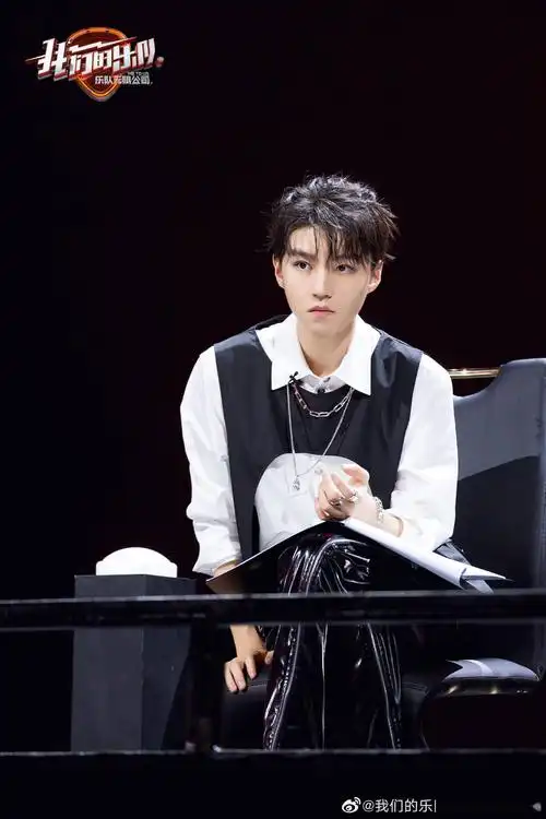王俊凯我们的乐队高清剧照来袭帅气王总实力开嗓助力乐队