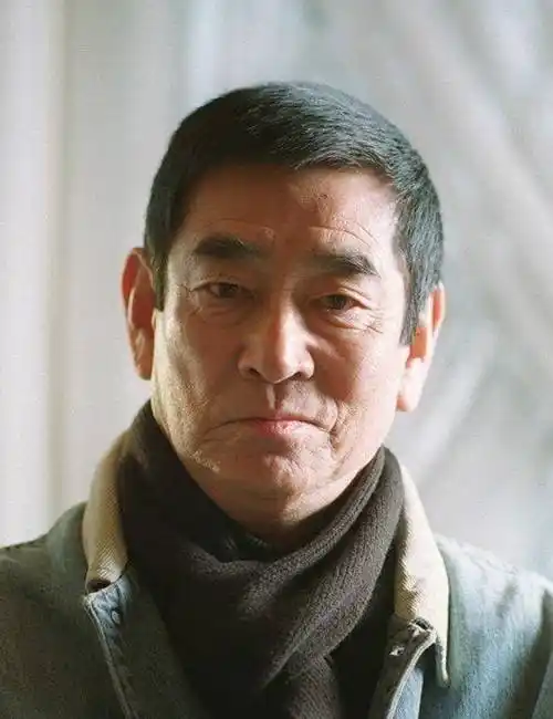 影坛"冷面王子"高仓健:一生愧对前妻,40字遗产被保姆私吞