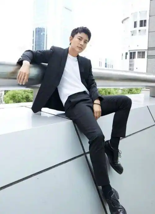 原创风波后的贾乃亮帅回来了看到颜值后我要是这位阿姨也不放手