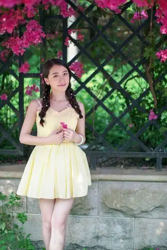 漂亮的连衣裙小妹妹倩影美图