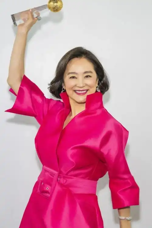 林青霞:那天去演讲是负伤忍痛上台的