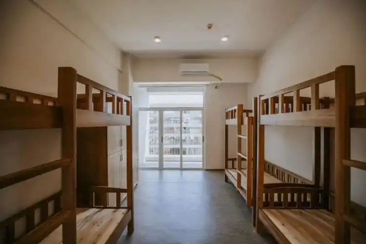 学校还将共享深大的实验室设备及大学图书馆资源.