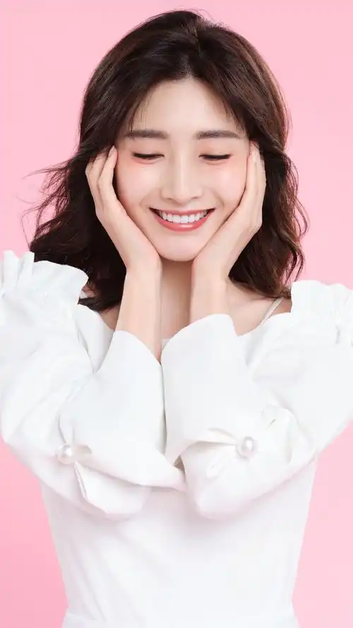 江疏影性感露肩写真手机壁纸_明星_手机壁纸下载_美桌网