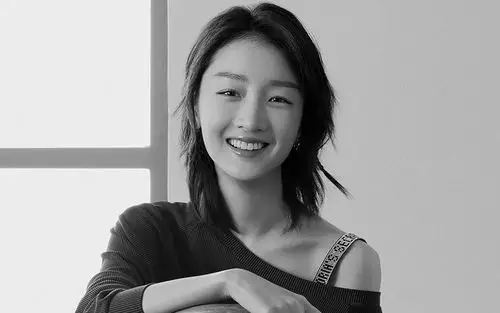 周冬雨性感时尚高清桌面壁纸