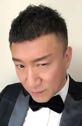 孙红雷早上被自己帅晕 遭网友吐槽:谁给你的勇气?