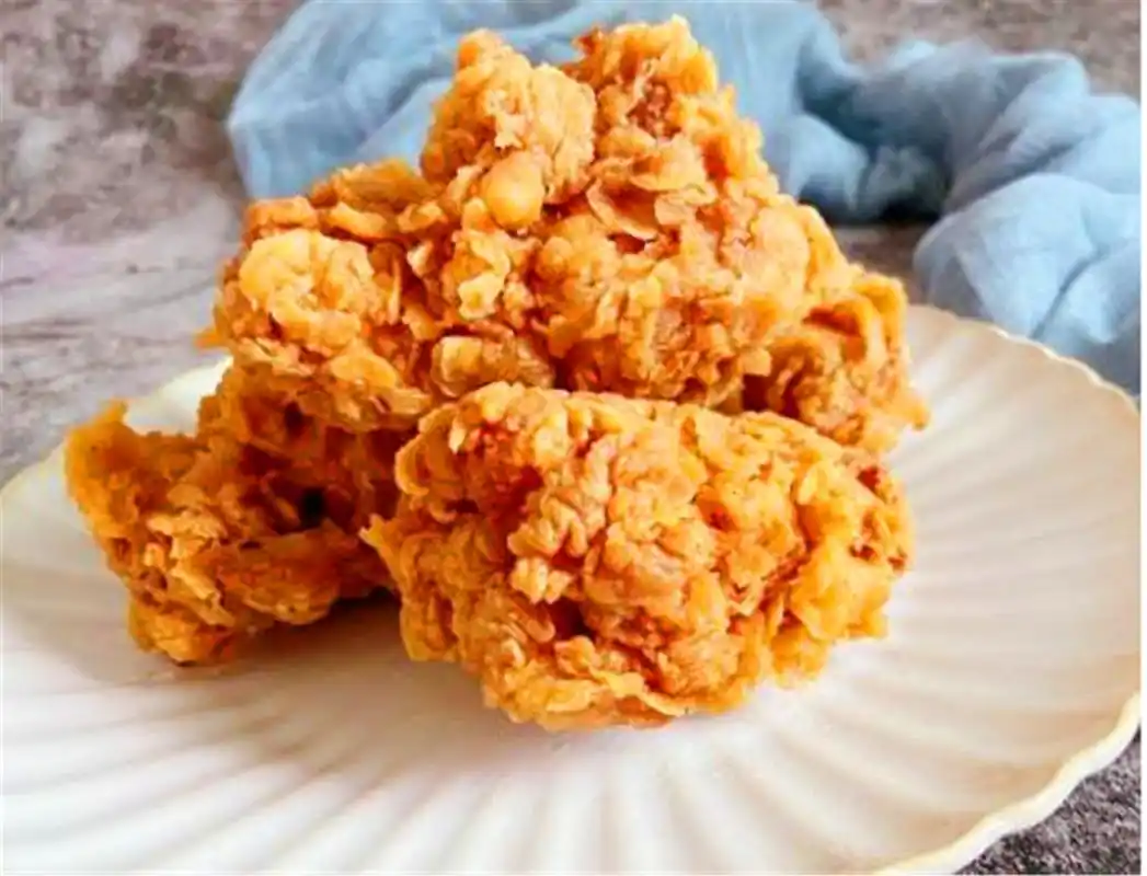 炸鸡腿直接下锅炸就错了,多加1个步骤,鸡腿外酥里嫩,入味好吃