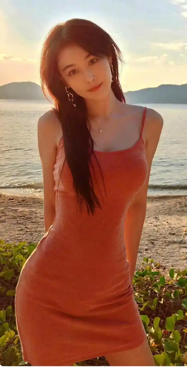 张馨予这身材曲线太好了#张馨予发生活照#