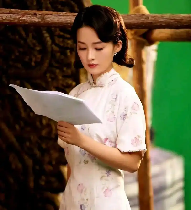 杨蓉 杨蓉早年出道15岁步入演艺圈,戏红人不红,演技堪称绝佳,正反派都