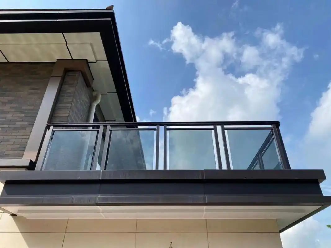 最漂亮的极简玻璃护栏