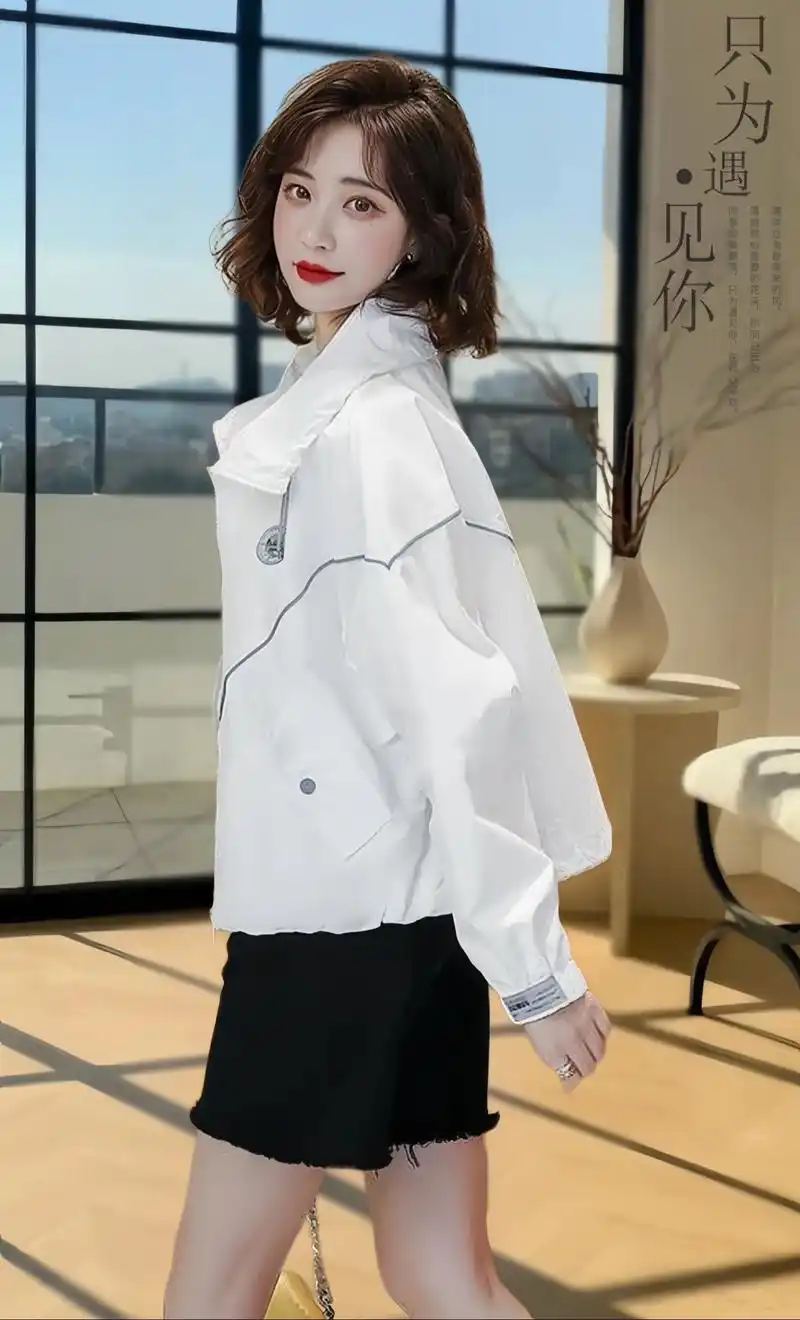 姐妹们,新款薄外套来啦!时尚百搭的宽松设计,让你可以