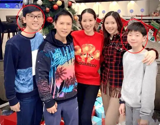 甄济嘉参加父母婚礼,身高比甄子丹还猛,妈妈汪诗诗穿婚纱像公主_儿子