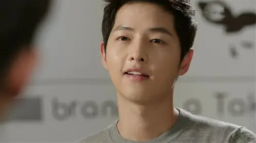 宋仲基《善良的男人》招牌式微笑剧照图片桌面壁纸