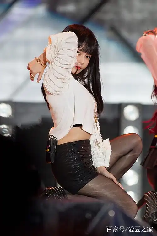 韩星全宝蓝美图大放送,女团出道的她既漂亮又可爱