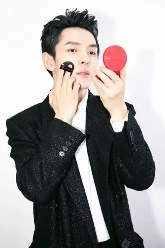 所有女生!李佳琦的魔鬼新年"红色攻略"来喽