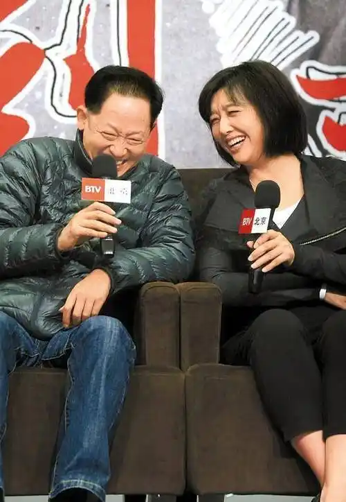 王志文江珊同框引争议!