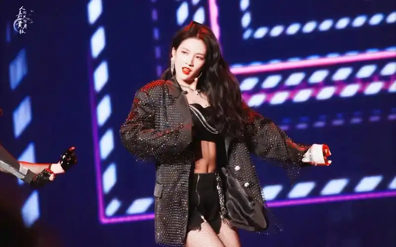 【刘些宁】点击收获马甲线爆击!