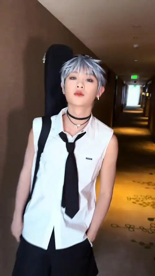 不修神仙超话#黄明昊#    黄明昊     douyin截图      72    二改