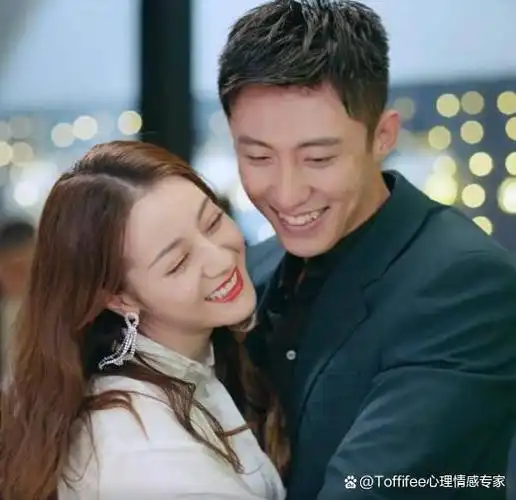 迪丽热巴,黄景瑜分手?双方粉丝直怼就没有爱过,何来分手!