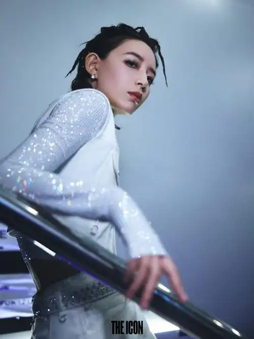 theicon x 李斯丹妮