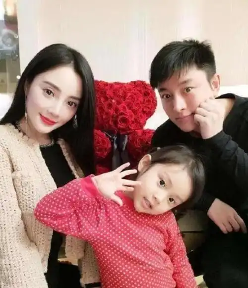 李小璐二胎是谁的演员李小璐对象是谁