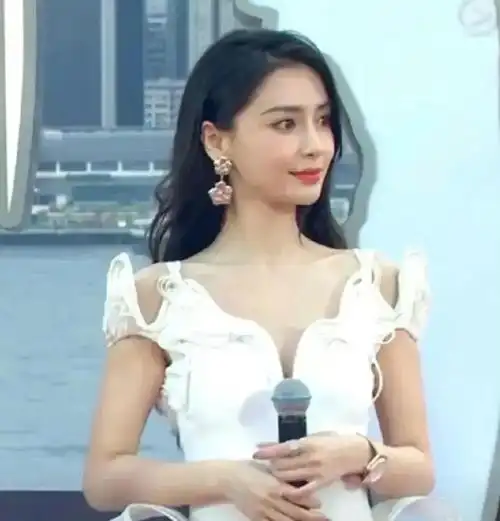 angelababy金像奖颁奖被问是否被内地封杀