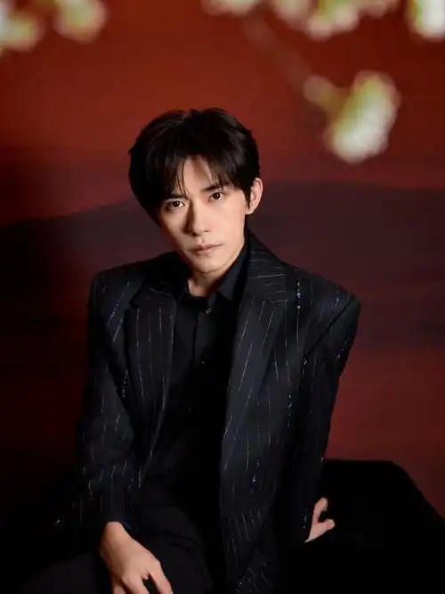 tfboys组合p出"搞怪版"五十周年演唱会预告优秀又帅气的"三小只"在