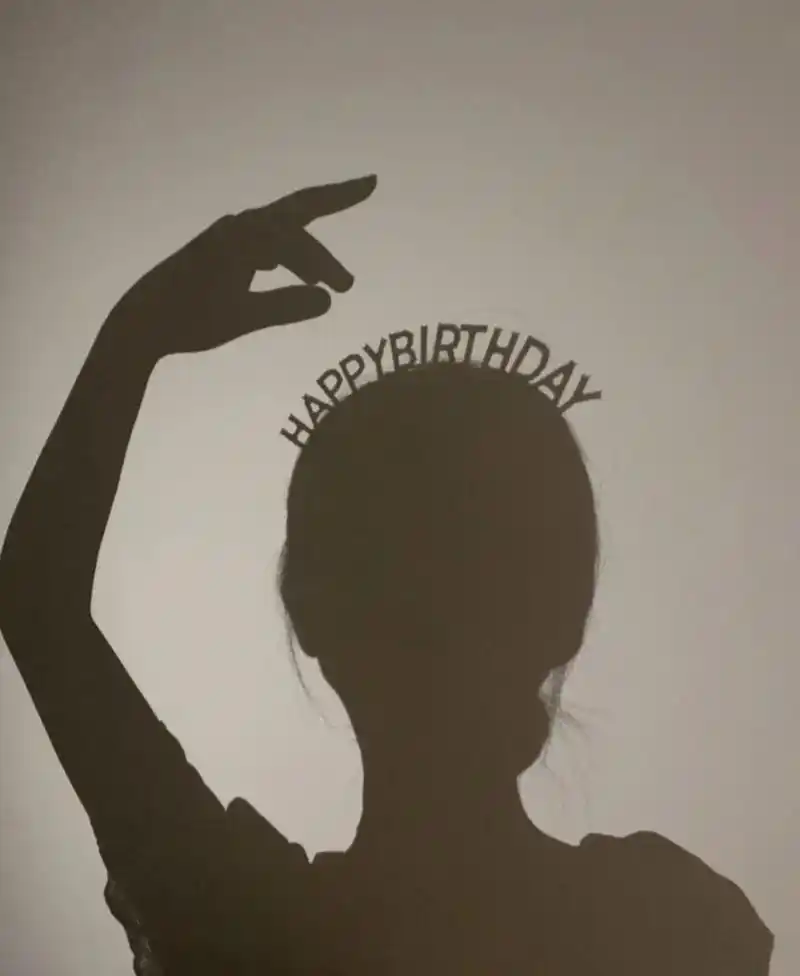 生日拍照生日背影照生日投影生日影子照 一岁一礼,一寸欢喜.