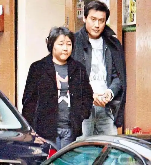 回顾演员梁家辉我这辈子最正确的决定就是娶了一个平凡的妻子