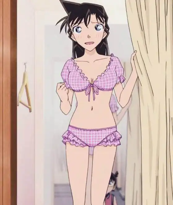 毛利兰泳装秀,柯南血流三丈