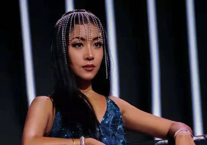 "黑美人"吉克隽逸:出道近十年,败坏路人缘,她到底做了什么?