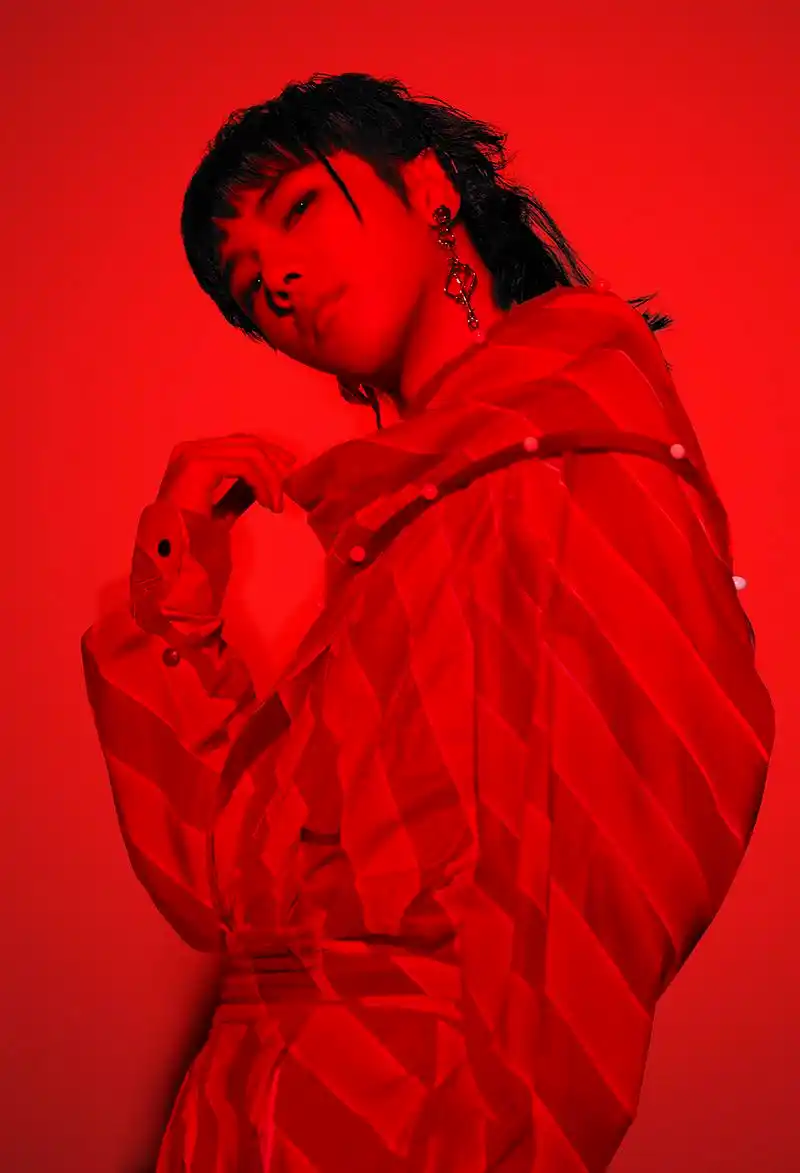 《斗破苍穹》曝主题曲《寒鸦少年》 华晨宇狂傲摇滚