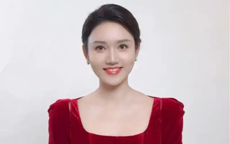 总台主持人龙洋送上记者节祝福,你心中的记者是怎样的形象呢?