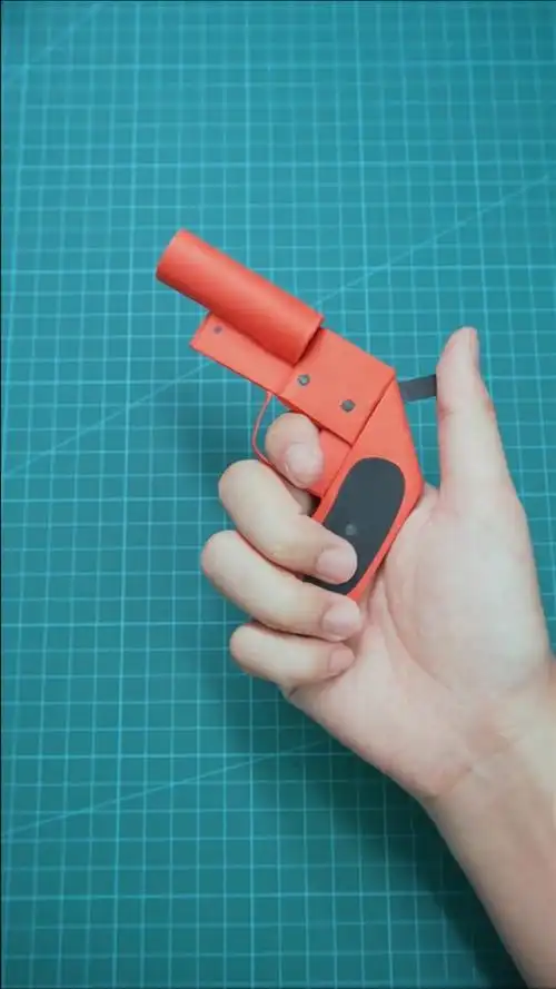 你知道信号枪有什么用吗?自己动手用纸做一把