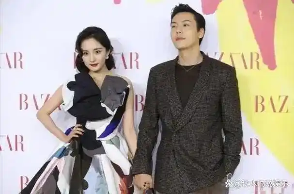 杨幂和陈伟霆官宣恋情点燃娱乐圈