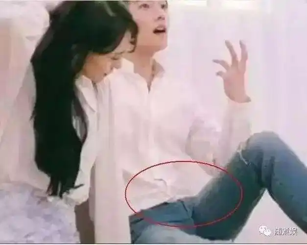 杨洋拍戏有生理反应,这太尴尬了,更尴尬的是郑爽还盯着看