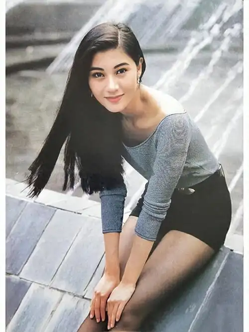 李嘉欣,一个在娱乐圈经历起起落落的美丽女子