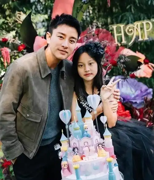 前夫贾乃亮也久违出现在李小璐的动态中