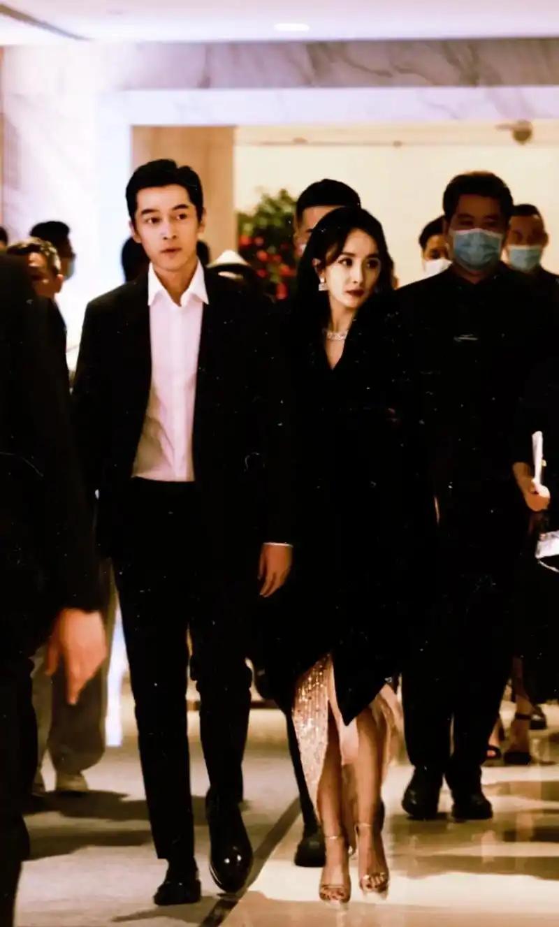 都不求官宣 有交集也可以啊 #胡歌#杨幂 - 抖音