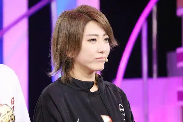 快女刘忻哪一届第一名为什么现在状态显老