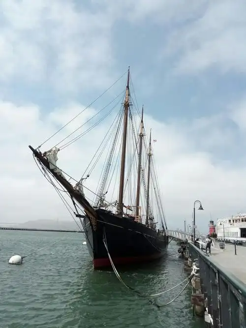 1890年美国制造的三帆船