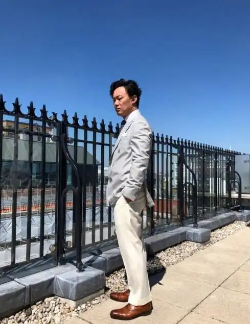 陈奕迅微博晒自黑照网友这次粉丝都救不回来了