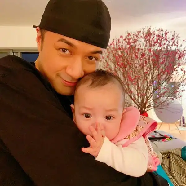 古巨基公开囝囝可爱正面照 取名kuson有特别含义极具心思