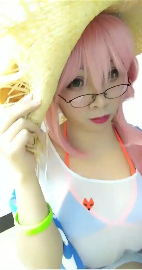 女装大佬第一次穿女性泳装是什么感觉呢?