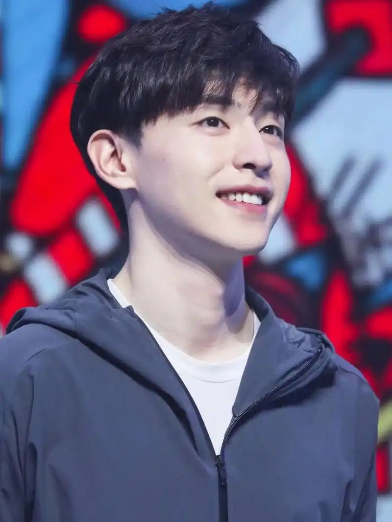 邓伦壁纸 帅帅帅帅帅帅