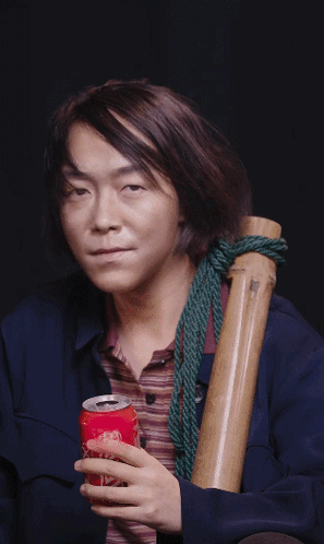 又让我想起了,这个甩头真的太黄渤了,简直跟蜡像一样不分你我!