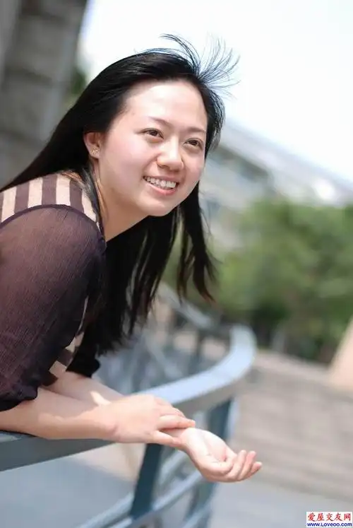 默默的个人照片